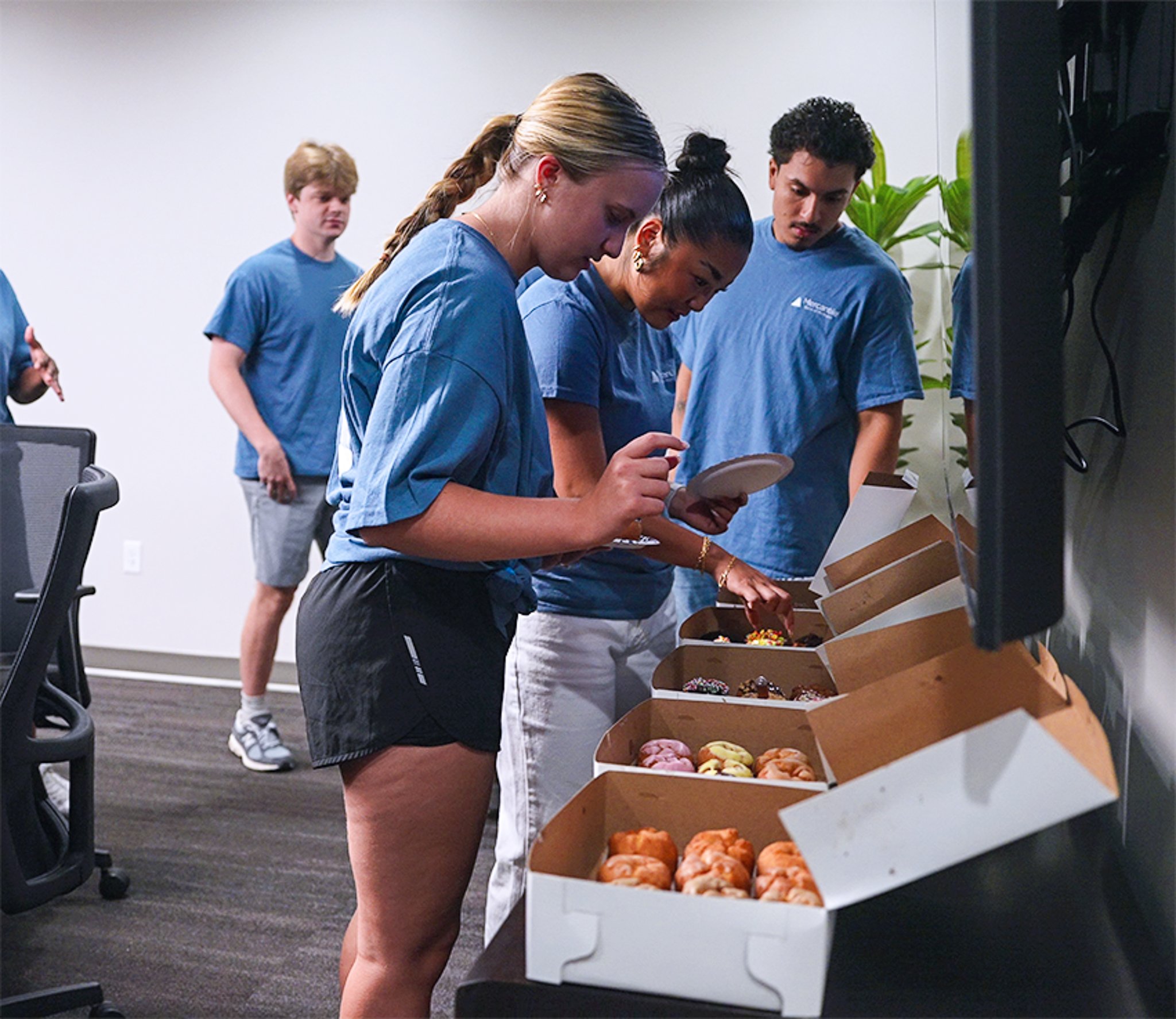 2025 Interns - Donut Line
