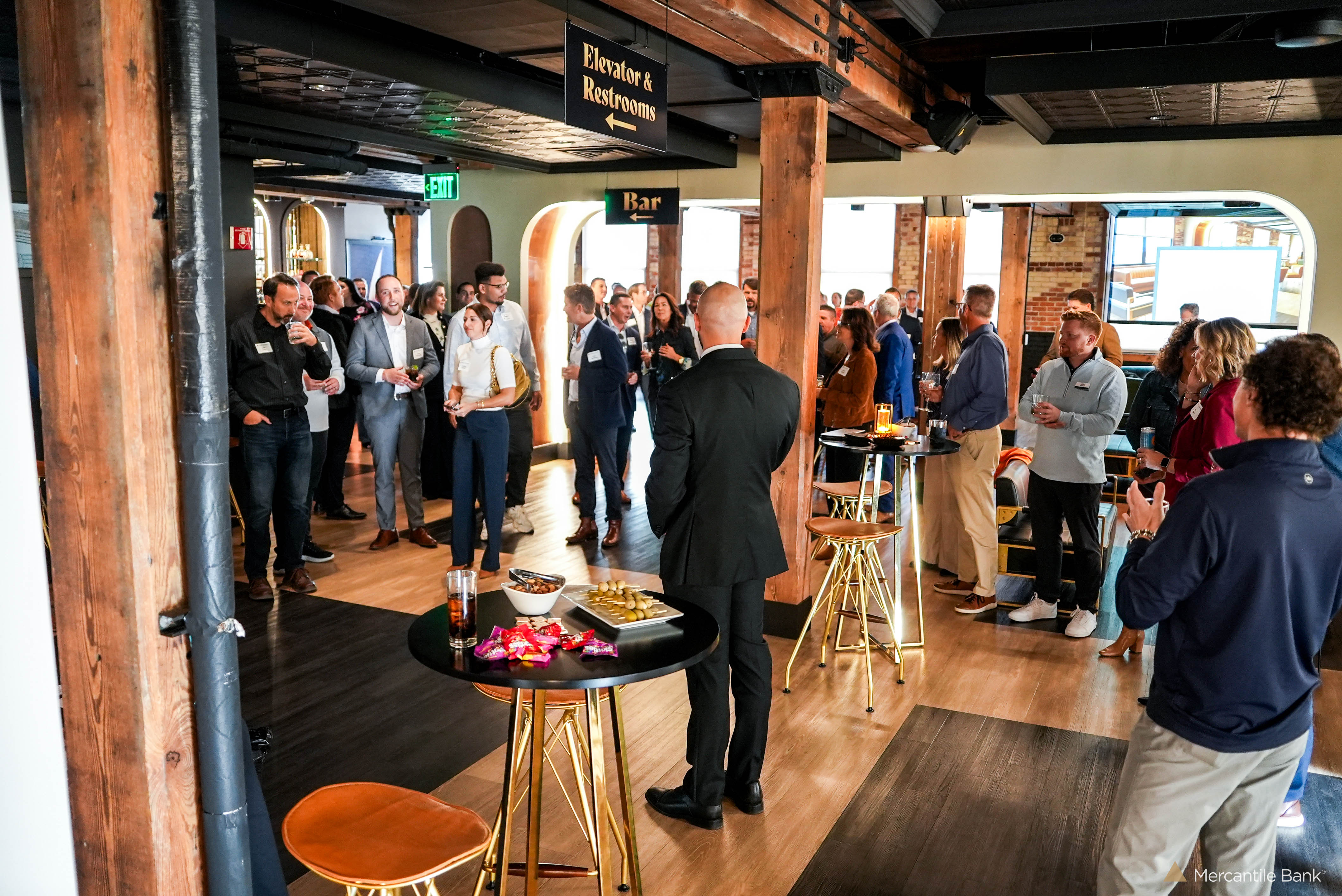 Business Mixer Happy Hour 32