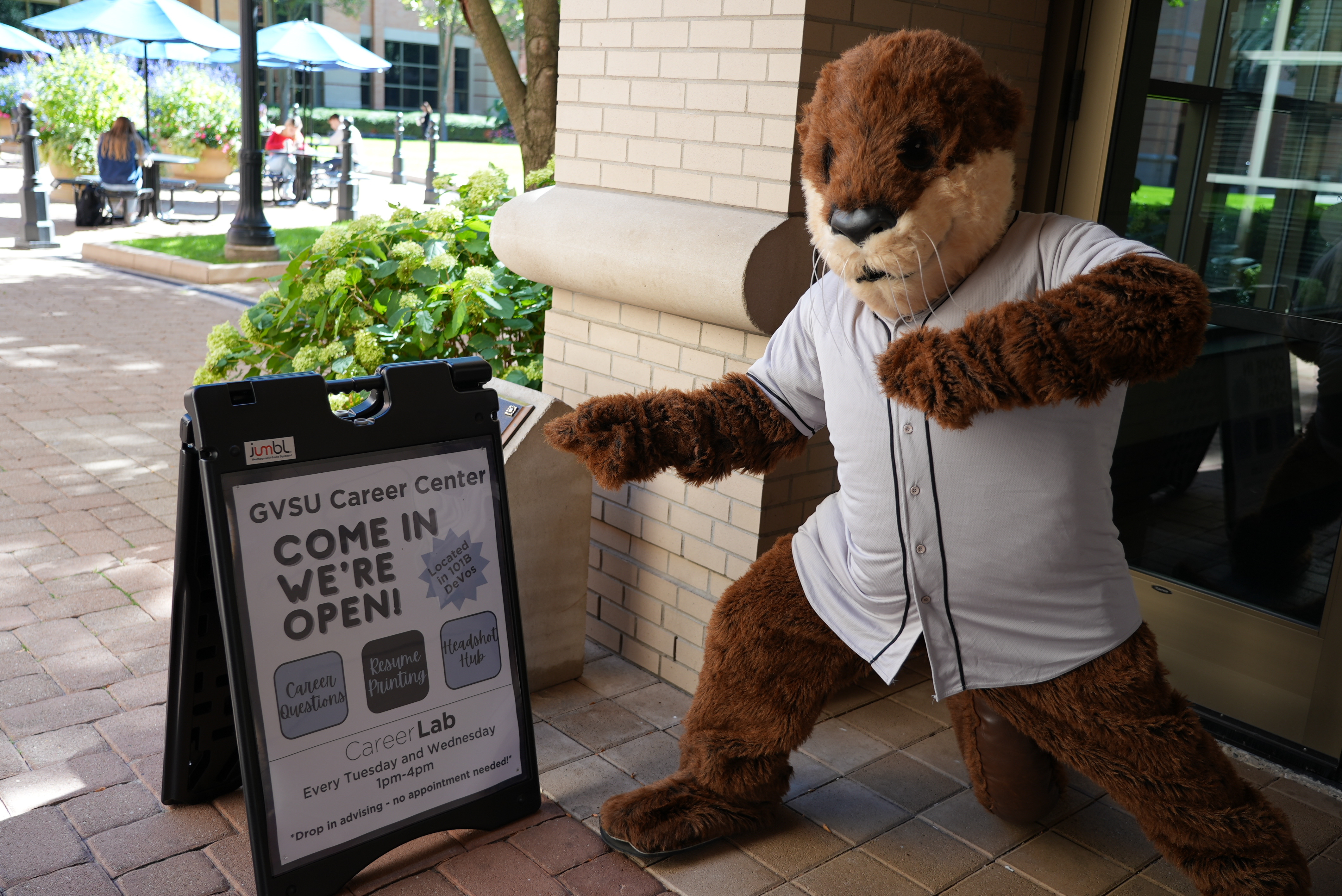 Earnie the Otter at GVSU - Mercantile Bank